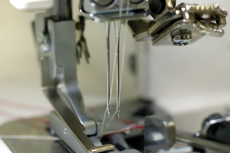 ニューラクスルー （自動針穴通し器）