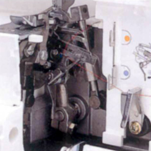 下ルーパー糸かけ