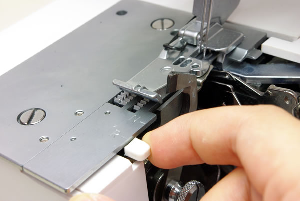 スライド式爪解除