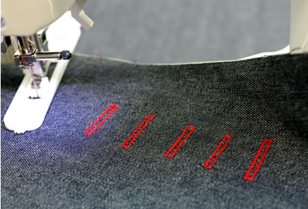 ブラザーFM800の自動ボタンホール