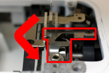 ブラザー独自の回転式可動メス（自動糸切り機能）