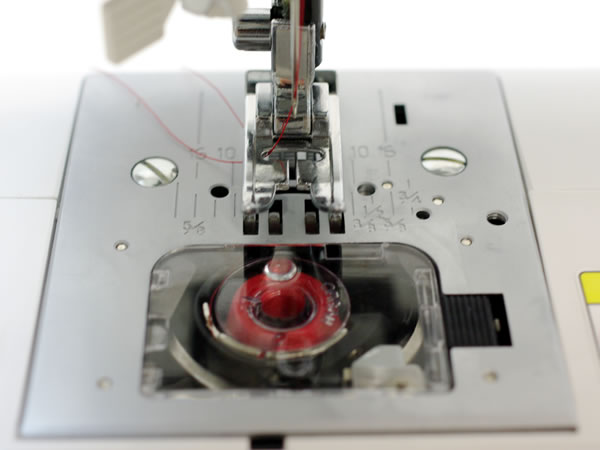 下糸調整不要の水平釜仕様