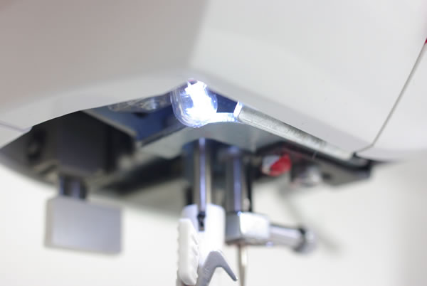 ハローキティミシン40周年アニバーサリーモデルのLEDランプ