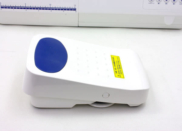 糸切り機能付きフットコントローラー
