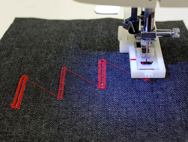 自動ボタンホール機能