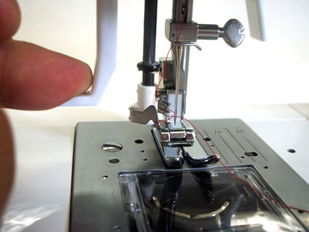 モニカピクシー5710Rの自動糸通し