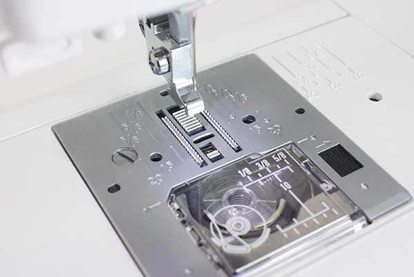 オール金属製ガイドライン付き針板