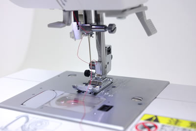 自動糸通し機能