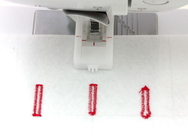 S-017のボタンホール