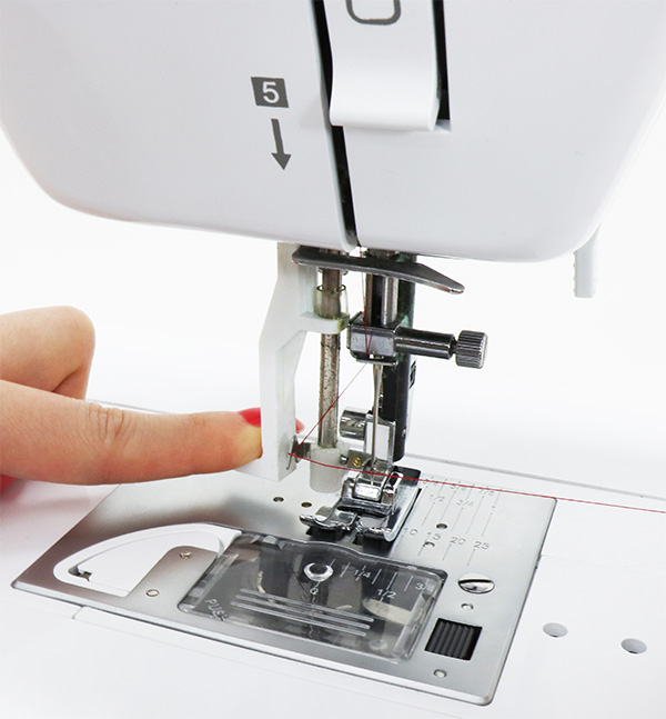 自動糸通し機能