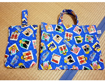 ワンピースの生地で作った上履き入れと手提げバッグ