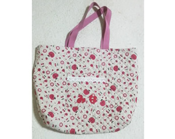 リンゴの生地で作った通園カバン