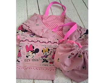 ミニーちゃんの生地で作った手提げバッグ、巾着袋、お弁当袋