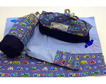 クルマ柄のランチョンマット・箸入れ・お弁当袋・水筒ケース