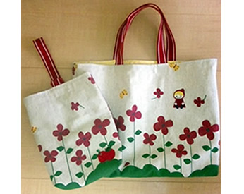 お花の生地を使った手提げカバンと上履き入れ