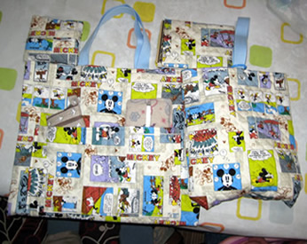 ミッキーの生地で作ったバッグ、ブックカバー、小銭入れ