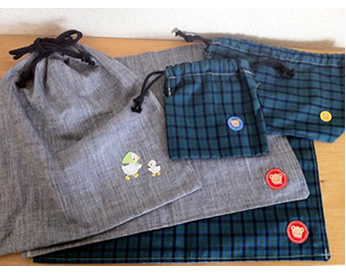 チェックの生地とアニマルワッペンで作った入園グッズ