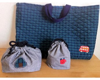 ワッペンがワンポイントの入園バッグとお弁当袋
