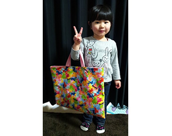 カラフルな生地を使った裏地つきレッスンバッグ