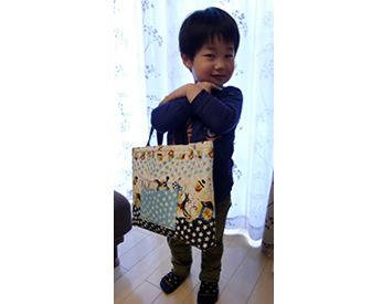 外ポケット付きの通園カバン