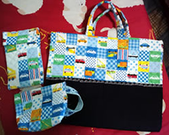 のりもの柄の生地で作った入園グッズ