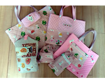 ウサギやアンパンマンの生地で作った入園6点セット