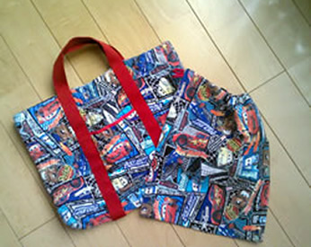 カーズの生地で作った入園バッグと入園ポーチ