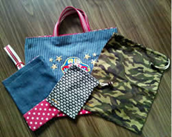 入園用の上履き入れとバッグと巾着袋