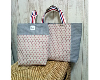 白・青・赤の縦ストライプを使った男の子用の通園グッズ