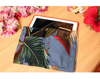 iPad、Wi-Fi、携帯をまとめてカバンに入れられるケース