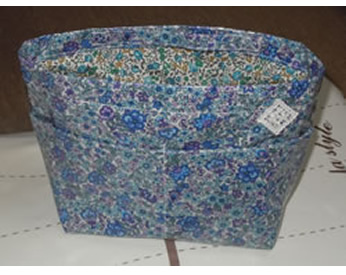 花柄の生地で作ったバックインバック