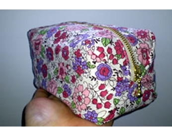 親子お揃いの生地で作ったポーチ♪