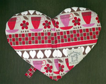 新婚の娘に作ったハートのこもった鍋つかみ！