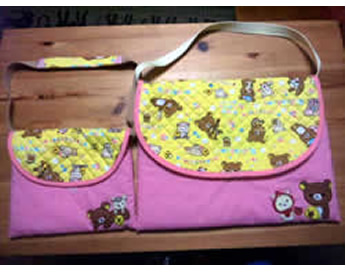 フェルトで作ったリラックマの飾り付き入園バッグ