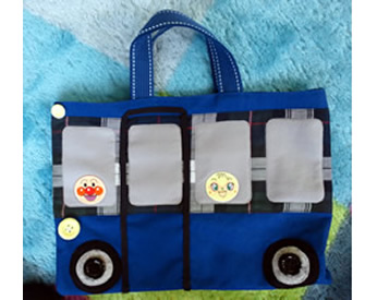 アンパンマンバス型の手提げカバン！