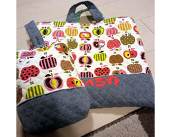 大好きなパパと選んだ布地で作った上履き入れとバッグ