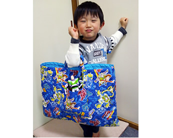 トイストーリーの生地で作った手提げバッグ