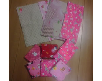 うさぎ柄のランチョンマット、ポケットティッシュケース、ハンカチ