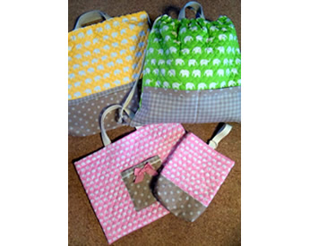 ゾウさんと水玉の生地で作った上履き入れと手提げかばん