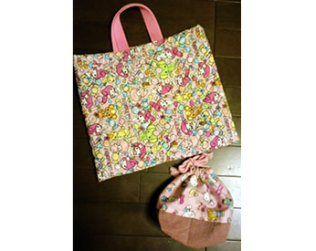 マイメロとキティちゃんの生地で作ったお弁当袋と通園バッグ