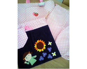 ピンクの水玉プリントを使った入園グッズ