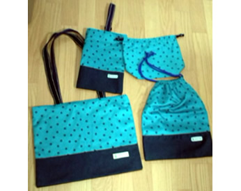 水玉柄の生地で作った絵本バック、上靴袋、弁当袋、お着替え袋！