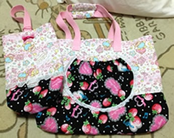リトルツインスターズと苺柄の生地で作った上履き入れとバッグ！