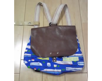 電車柄の生地で作ったリュックバッグ♪