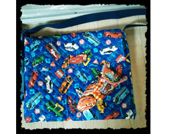 カーズのショルダーバッグ