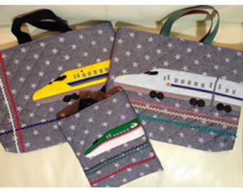 新幹線好きの息子のために作った上履き入れと手提げカバン