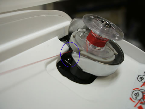 下糸巻き軸に糸が巻きついてしまった場合の対処法