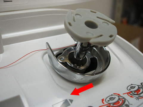 下糸巻き軸に糸が巻きついてしまった場合の対処法