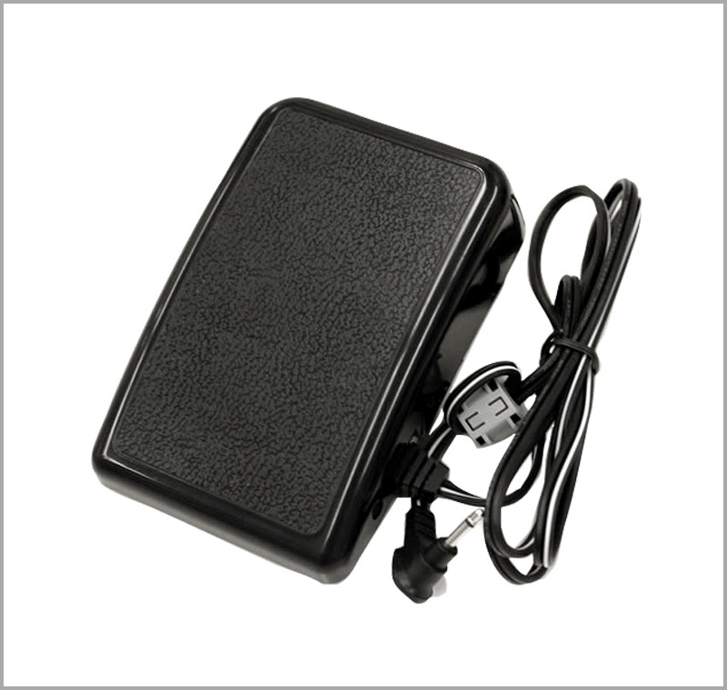 同時購入でフットコントローラー